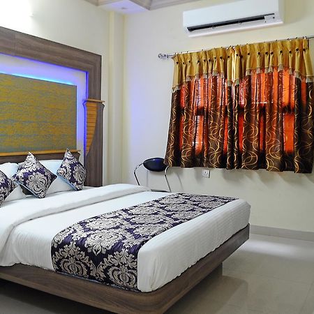 Hotel Bansi Dwārka Dış mekan fotoğraf
