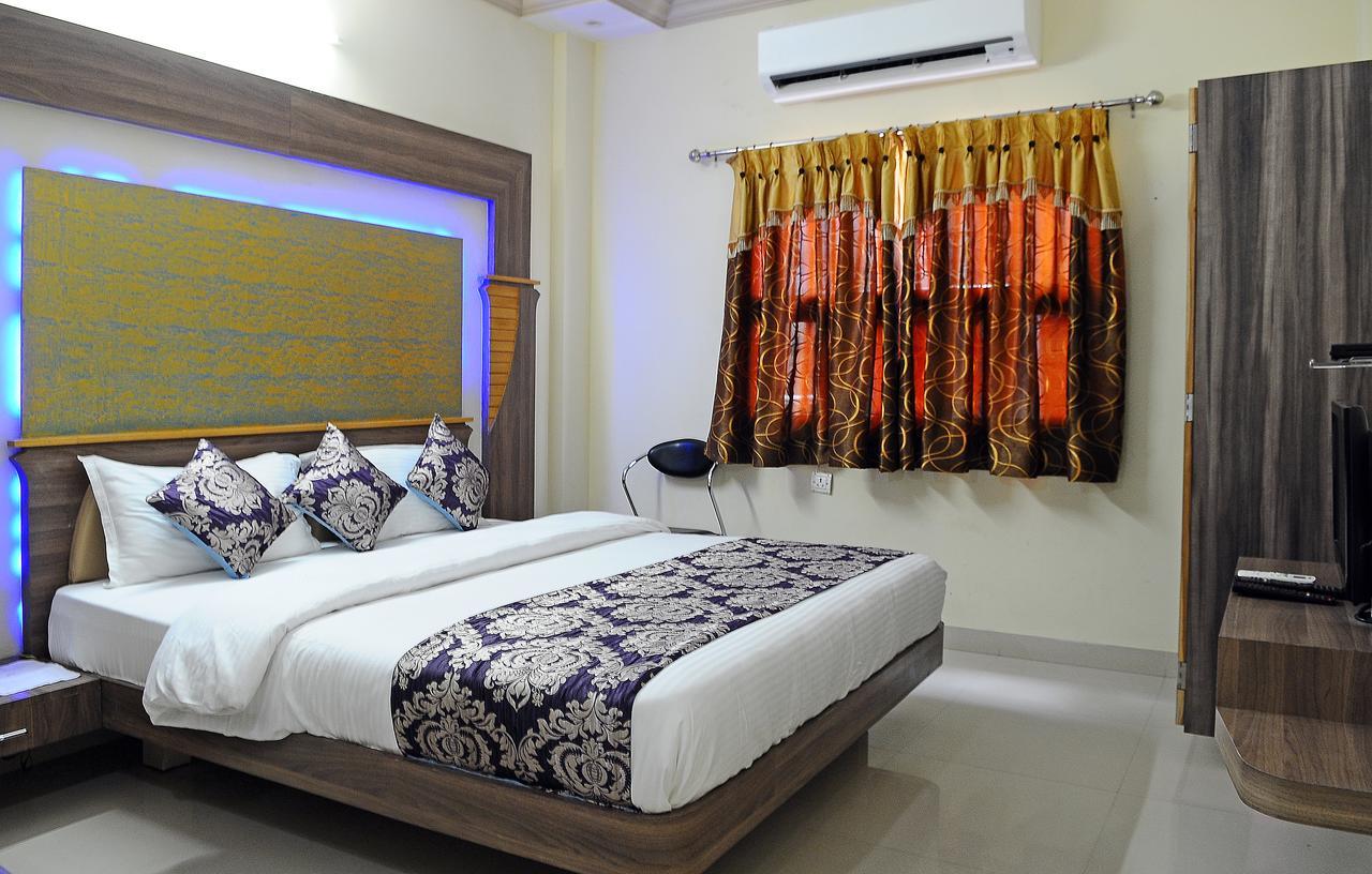 Hotel Bansi Dwārka Dış mekan fotoğraf